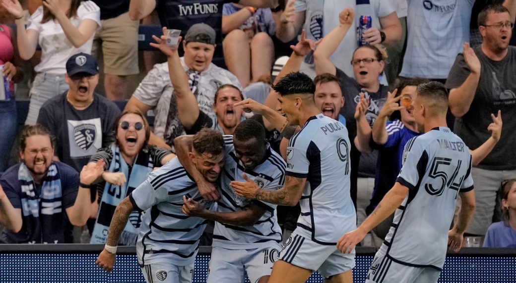 Sporting Kansas City cruises to shutout victory over Whitecaps