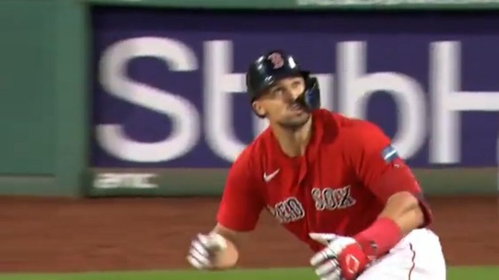 Red Sox' Adam Duvall reacts to being on wrong end of historic triple play  vs. Braves