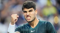 Top seeds Alcaraz and Swiatek overcome adversity, advance at Cincinnati Open