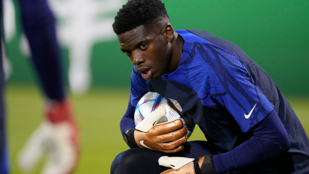 Toronto FC loses goalkeeper Sean Johnson for four to six weeks with broken hand