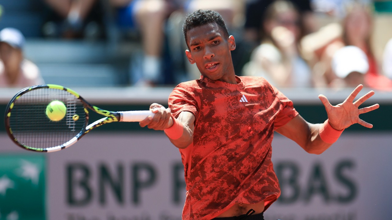 Canada’s Auger-Aliassime begins Swiss Indoors title defence with win over Riedi