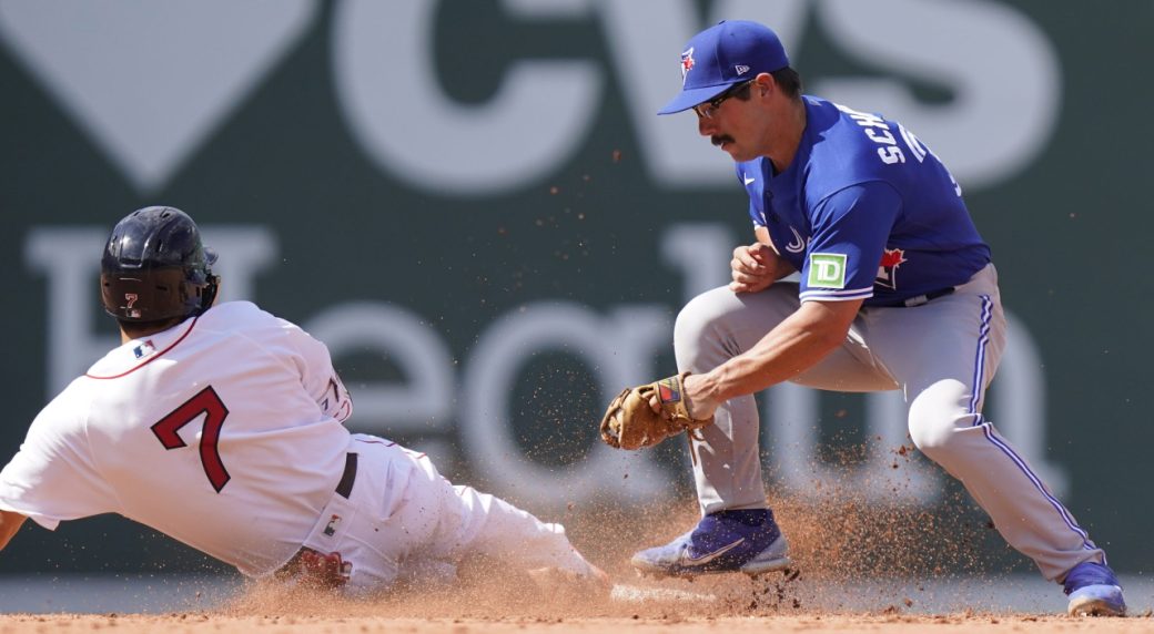 How Blue Jays sensation Davis Schneider ended up with his old-school glove