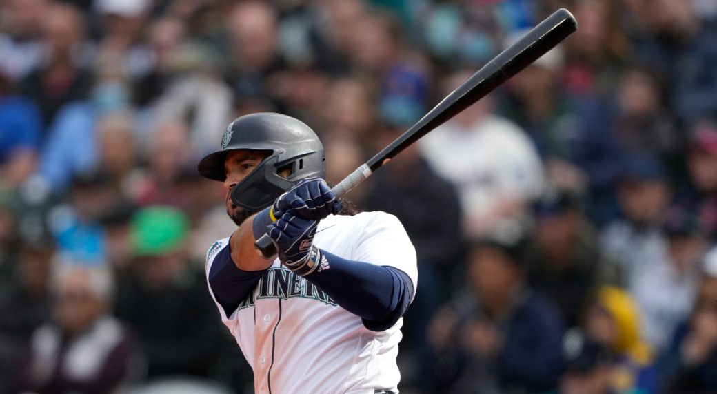 Suarez gets RBI in club-record 10th straight game as Mariners beat Angels in slugfest