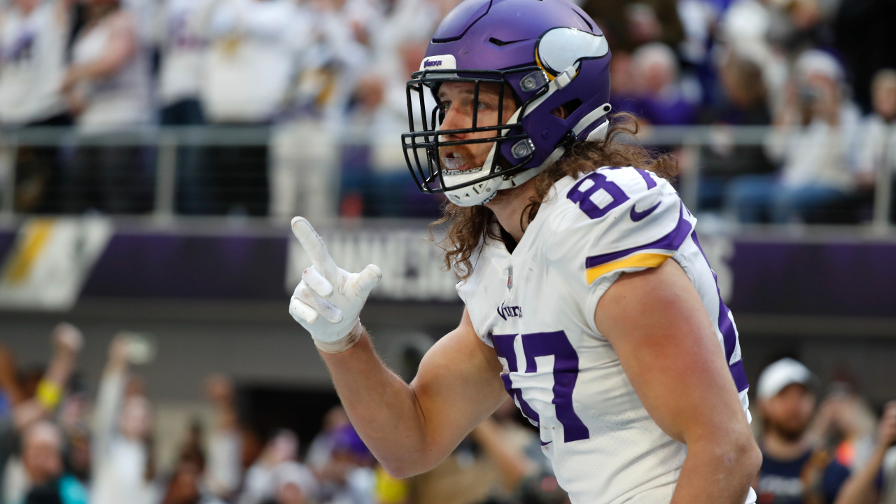 Vikings' T.J. Hockenson May Be Injured, Upset by Contract