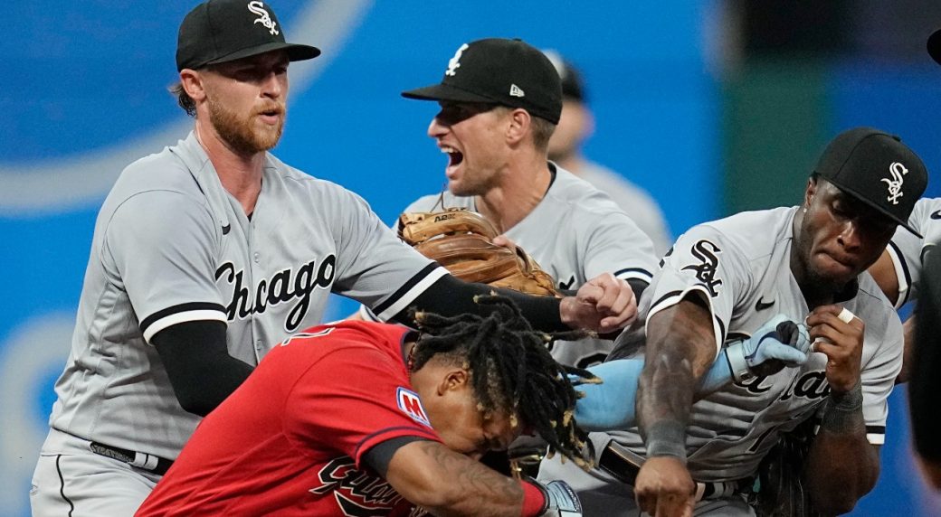 Guardians' Ramirez decks White Sox's Anderson, benchclearing brawl erupts