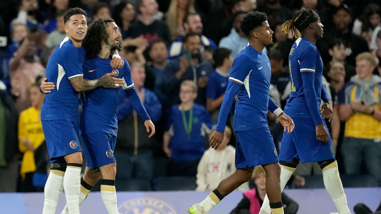 Chelsea and Everton survive big scares in English League Cup to advance to third round