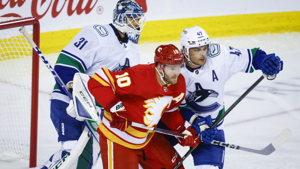 Matt Coronato, Jonathan Huberdeau lead Flames' 10-0 thrashing of Canucks in  pre-season opener - The Globe and Mail