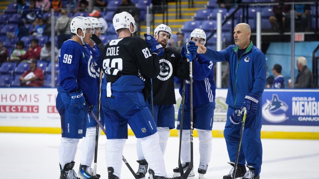Tampa Bay Lightning Arena Won't Allow Father and Son to Wear Opposing  Team's Jersey