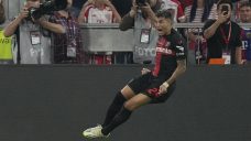 Bundesliga Roundup: Leverkusen strikes late to hold Bayern in Munich to draw