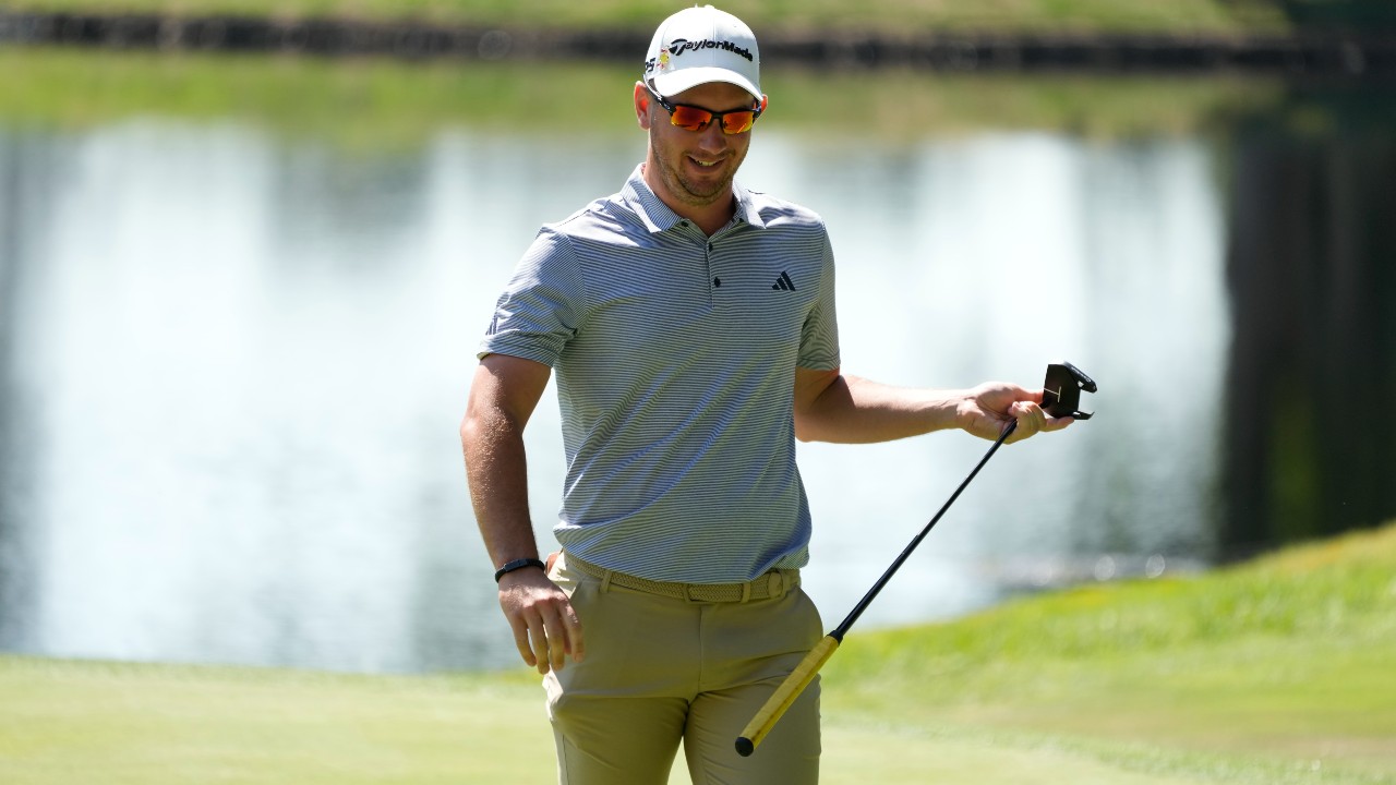 Thomas scuffles for 69, Herbert shoots 63 for first-round lead at Silverado