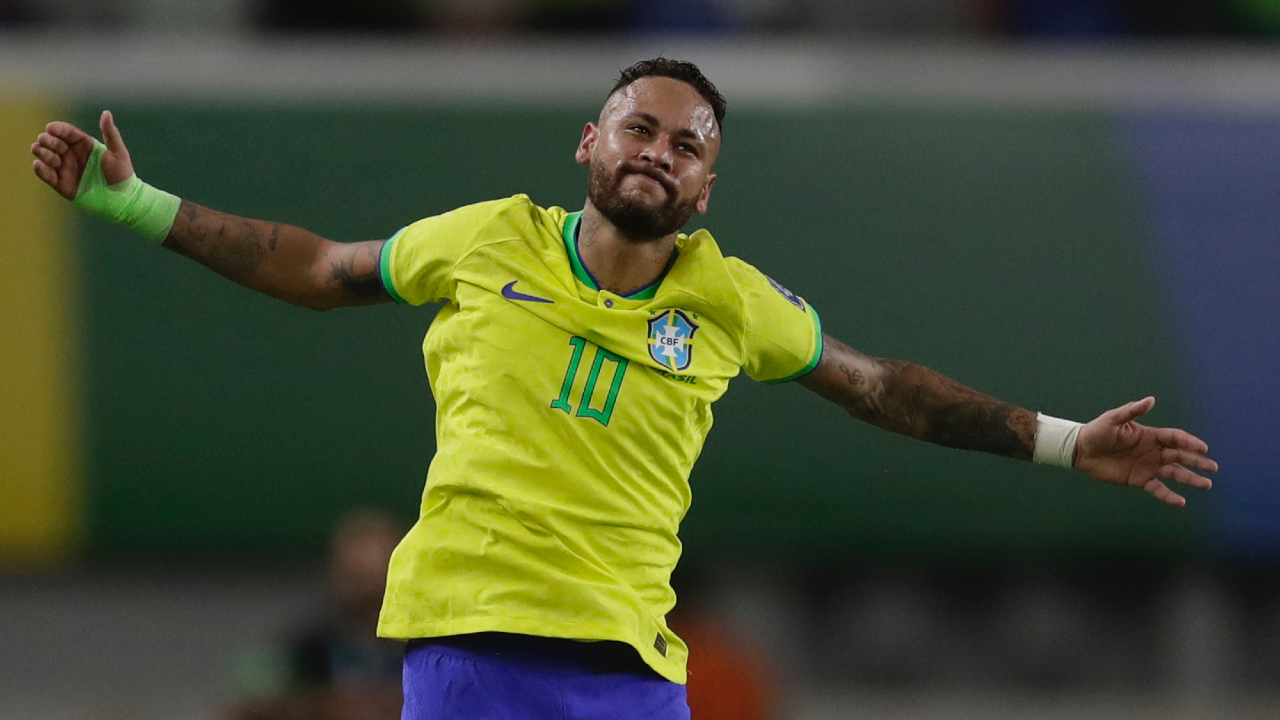 Neymar Jr. breaks Pelé's all-time scoring record for Brazil