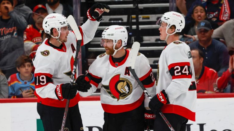 Ottawa Senators right wing Claude Giroux (28) celebrates a goal against the Florida Panthers with right wing Drake Batherson (19) and defenceman Jacob Bernard-Docker (24). (Reinhold Matay/AP)