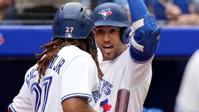 A homer, a bunt, and some wild pitches help Blue Jays complete sweep of  Royals