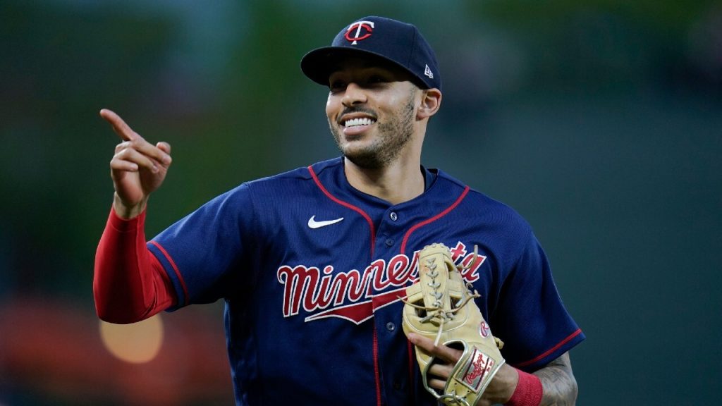 Twins stun baseball world by signing Carlos Correa