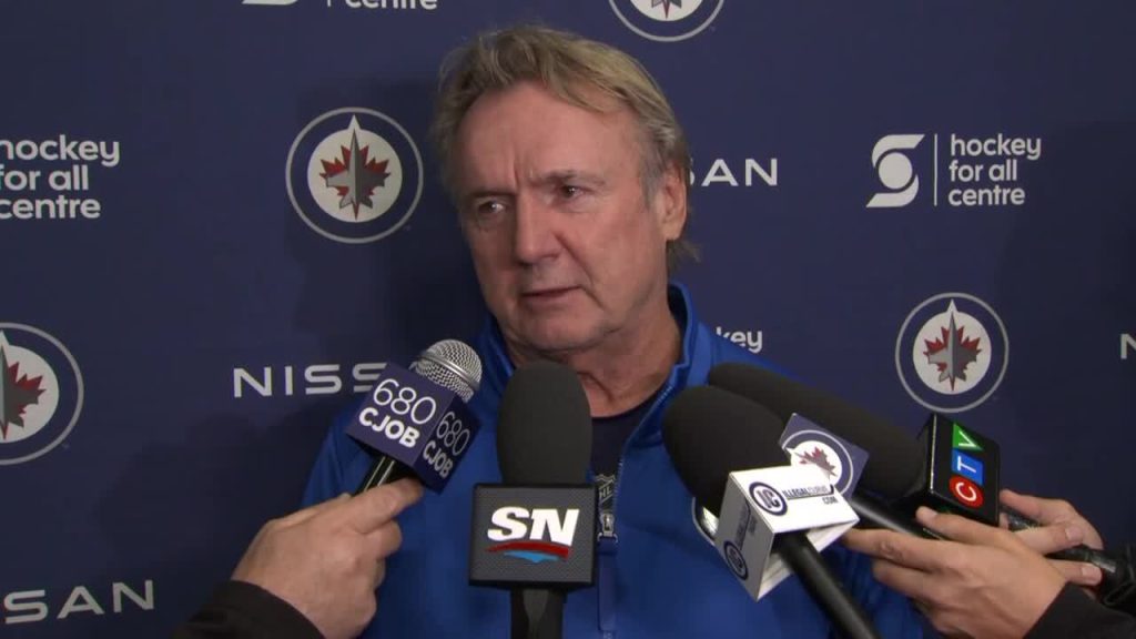 Jets coach Bowness gets, perhaps gives, glimpse of opening-day lineup