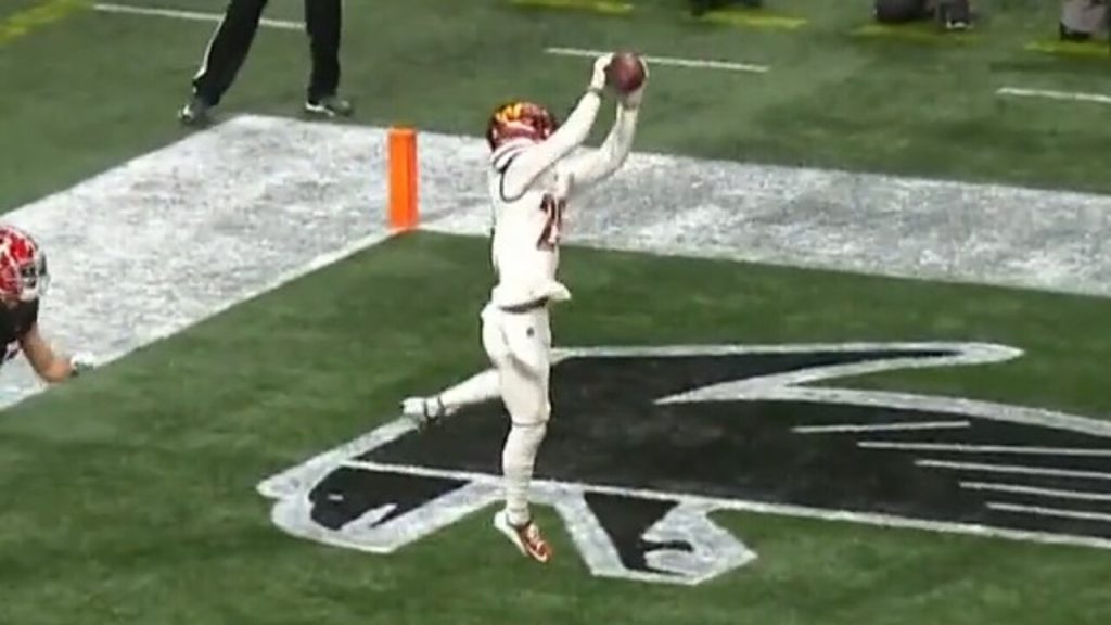 Montreal native StJuste makes huge end zone pick for first NFL