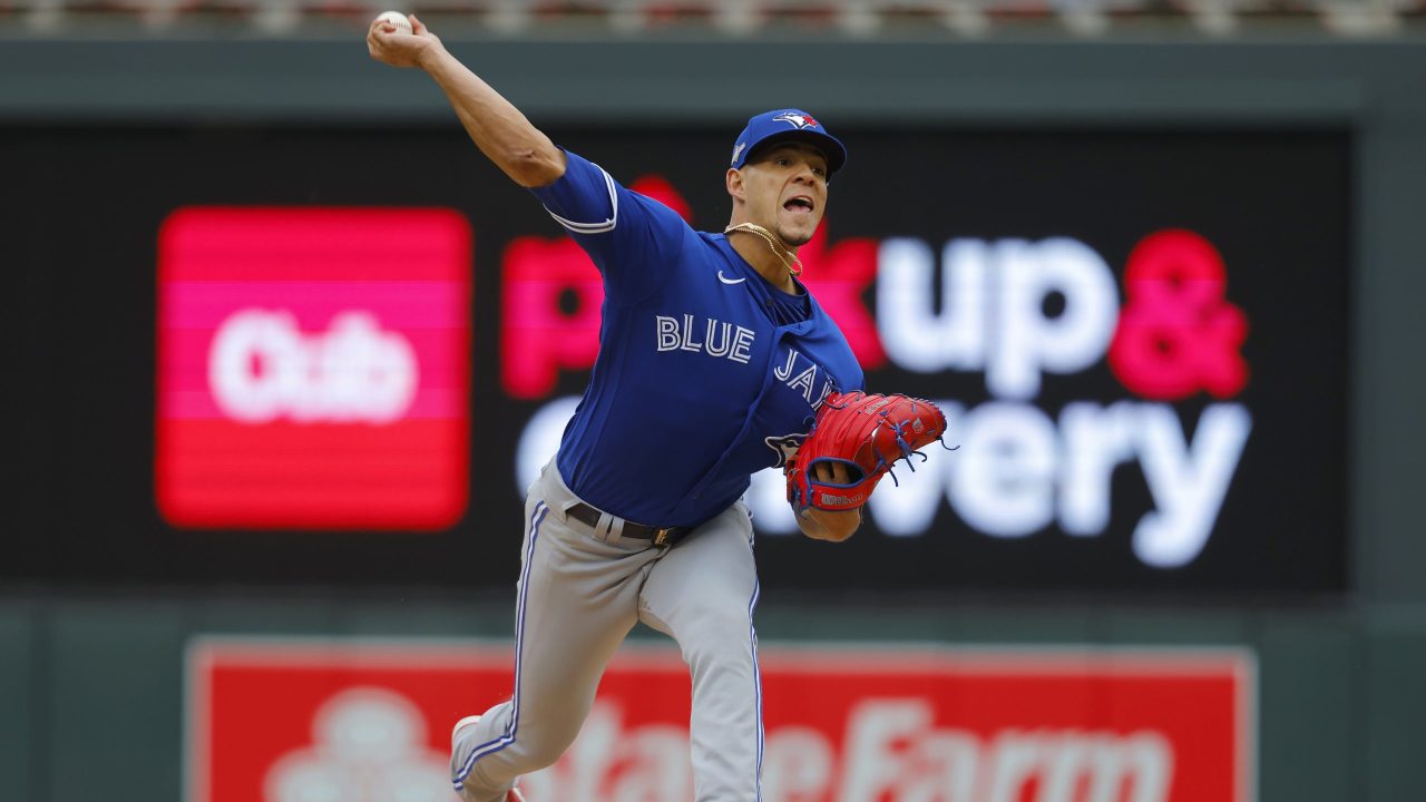 Jose Berrios gets early hook, plan backfires as Twins top Jays 2-0 to  complete sweep - The Globe and Mail
