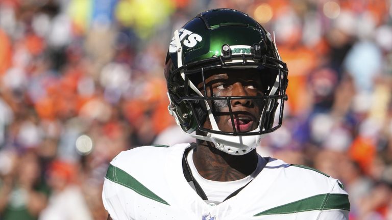 New York Jets cornerback Sauce Gardner (1) plays against the Denver Broncos of an NFL football game Sunday October 8, 2023, in Denver. (Bart Young/AP)