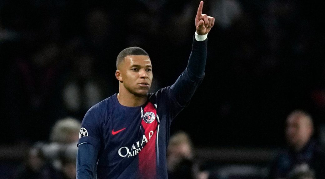 Paris St-Germain 3-1 Lens: Kylian Mbappe scores twice as hosts claim first  win of season - BBC Sport