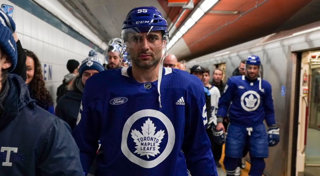 Maple Leafs sign defenseman Giordano to 2-year extension