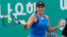 Pegula reaches Korea Open semifinals after rallying to beat Liu in three sets