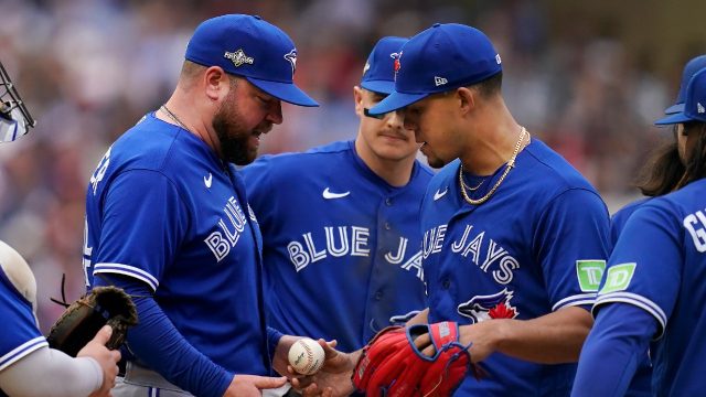 This is how it looked like when the @bluejays #allstars walked out for  batting practice. #MLB @elchino242 @vladdyjr27 @boflows