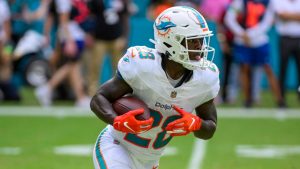 Miami Dolphins running back De'Von Achane (28). (Doug Murray/AP)