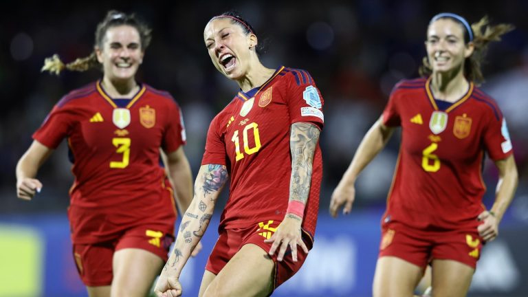 Spain's Jennyfer Hermoso, left, celebrates scoring during the Nations League women's soccer match between Italy and Spain at the Arechi stadium in Salerno, Italy, Friday, Oct. 27, 2023. (Alessandro Garofalo/LaPresse via AP)