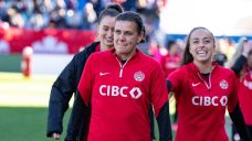 Ryan Reynolds thanks Canada’s Christine Sinclair ahead of her final matches