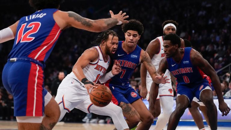 New York Knicks' Jalen Brunson drives to the basket during the first half of an NBA basketball game against the Detroit Pistons, Thursday, Nov. 30, 2023, in New York. (Seth Wenig/AP Photo)
