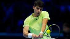 Alcaraz beats Medvedev and sets up semifinal against Djokovic at ATP Finals
