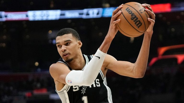 San Antonio Spurs centre Victor Wembanyama drives toward the basket during the first half of an NBA basketball game against the Los Angeles Clippers Sunday, Oct. 29, 2023, in Los Angeles. (Mark J. Terrill/AP)