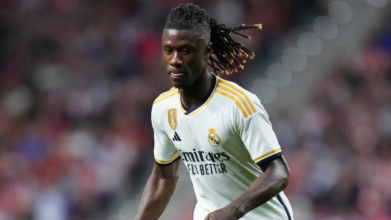Real Madrid's Eduardo Camavinga in action during the Spanish La Liga soccer match between Atletico Madrid and Real Madrid at Metropolitan stadium in Madrid, Sunday, Sept. 24, 2023. France midfielder Eduardo Camavinga has torn a ligament in his right knee while practicing with his national team, Real Madrid said about its player on Friday, Nov. 17. (AP Photo/Manu Fernandez, file)