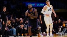 LeBron gets to 39K points, Lakers complete sweep of tournament group play