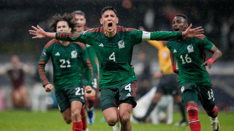 Mexico's Edson Alvarez celebrates scoring his side's 2nd goal against Honduras during a Concacaf Nation League quarterfinal second leg soccer match at Azteca stadium in Mexico City, Tuesday, Nov. 21, 2023. (Eduardo Verdugo/AP)