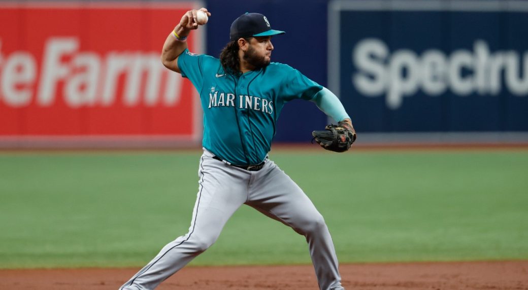 Mariners trade thirdbaseman Eugenio Suarez to Diamondbacks