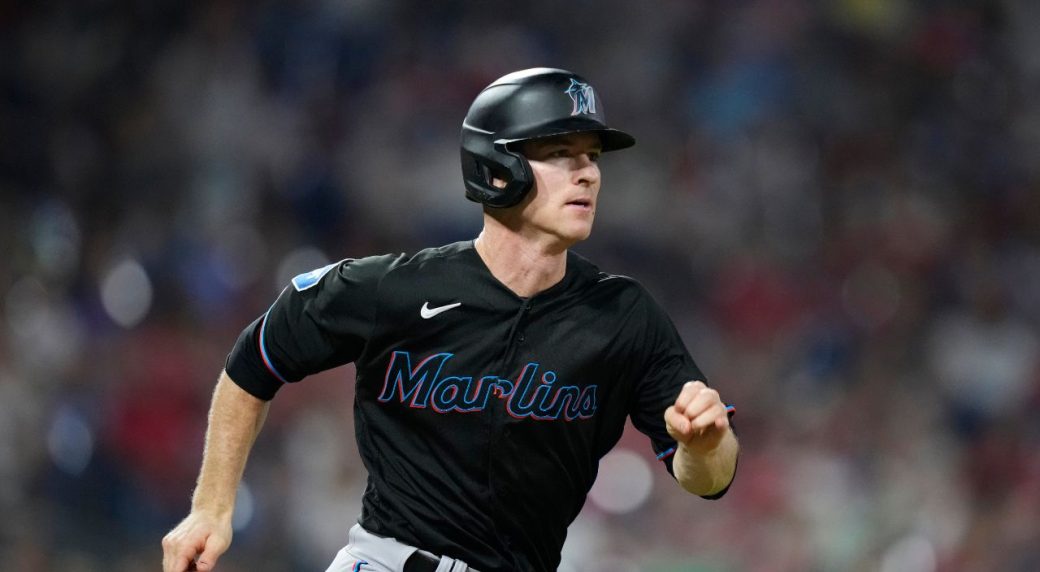 Mets sign INF Joey Wendle and RHP Austin Adams to one-year contracts