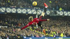 Garnacho’s sensational overhead kick stuns Everton, helps Man United earn win