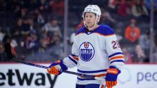 Oilers’ Brown exits with apparent lower-body injury vs. Stars