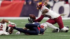 Jartavius Martin’s late interception helps Commanders stun Patriots