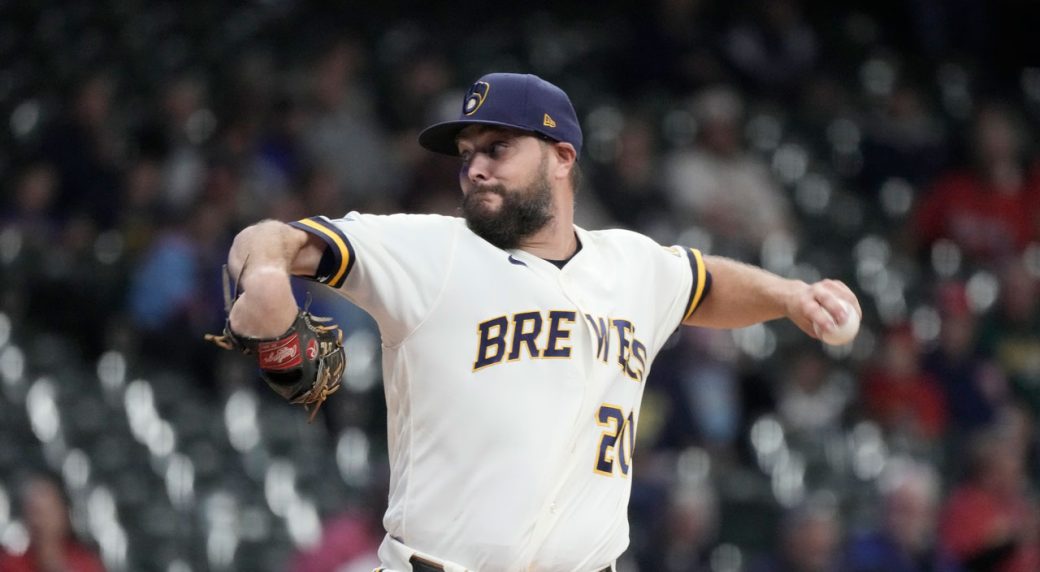 Reports Brewers sign pitchers Wade Miley and Joe Ross