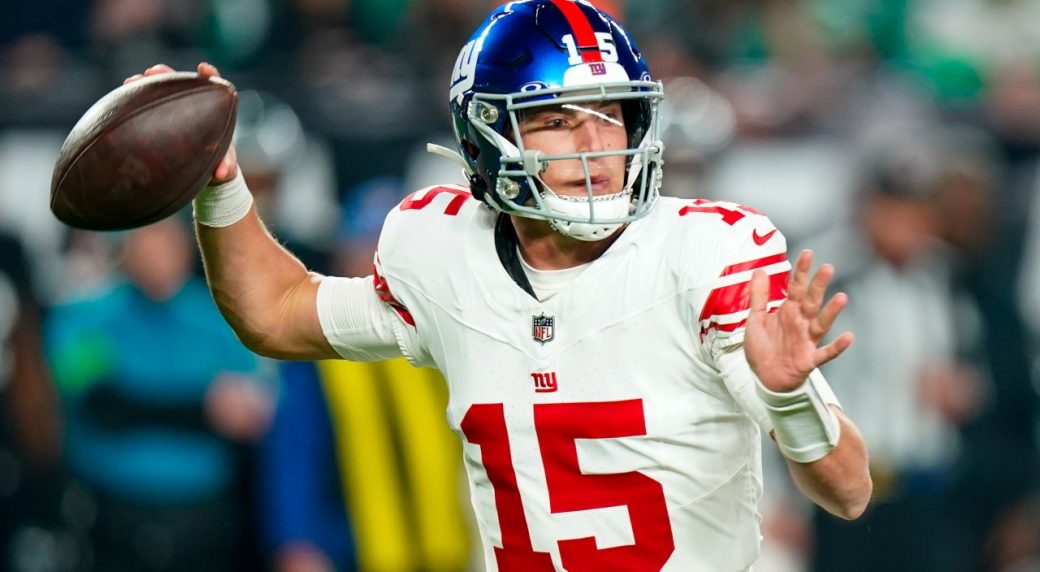 Giants QB Tommy DeVito benched at halftime, replaced by Tyrod Taylor