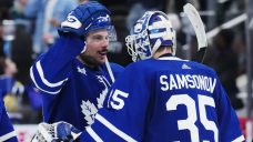 Matthews scores twice, Samsonov gets shutout as Maple Leafs blank Predators
