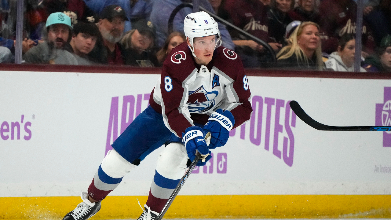 Cale Makar välkomnar pressen som NHL:s bäst betalda spelare