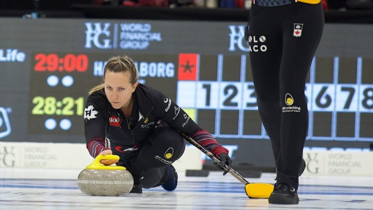 Rachel Homan in action at the WFG Masters on Thursday, Dec. 14, 2023, at Saskatoon's Merlis Belsher Place. (Anil Mungal/GSOC)