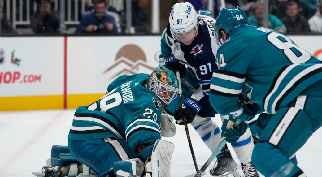 Eklund scores tiebreaking goal in third to send Sharks past Jets