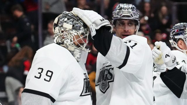 Kings blank Canadiens 4-0, set the NHL record with their 11th