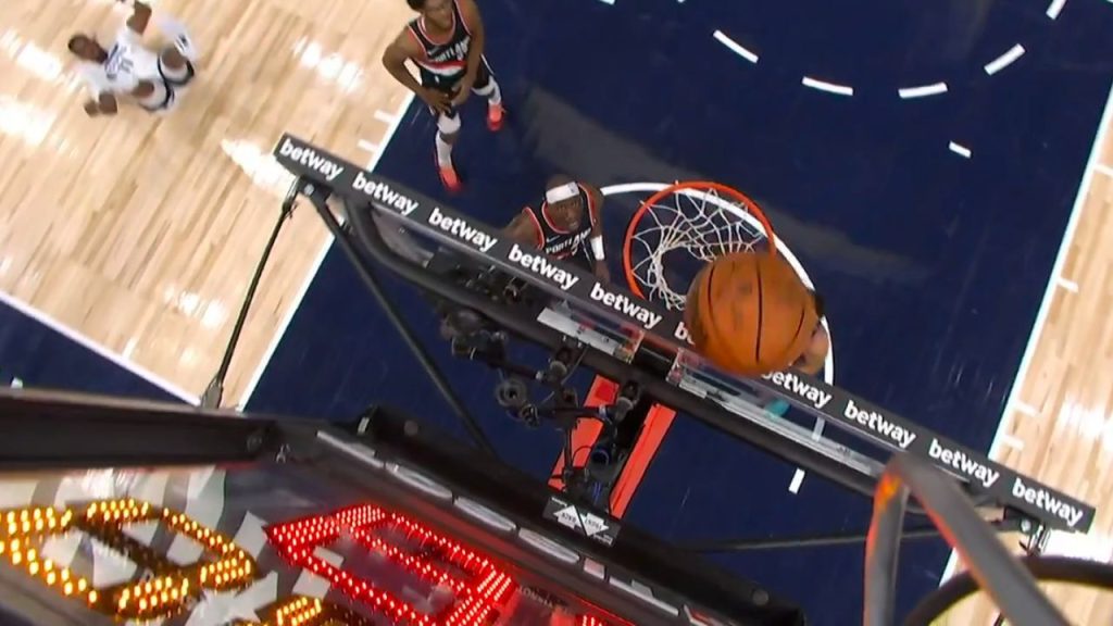 Timberwolves’ Reid throws up wild layup that bounces off the top of the