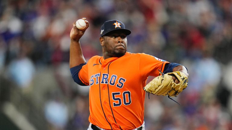Reliever Héctor Neris and the Chicago Cubs finalized a $9 million, one-year contract on Thursday. (Julio Cortez/AP)