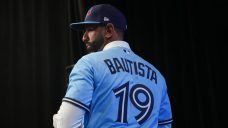 Blue Jays great Jose Bautista tosses first pitch before Game 6 of ALCS
